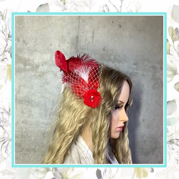 🍒 FASCINATOR HAIR CLIP FLOWER DIAMOND FEATHER BOHO BRIDESMAID RED BURLESQUE - Picture 1 of 7